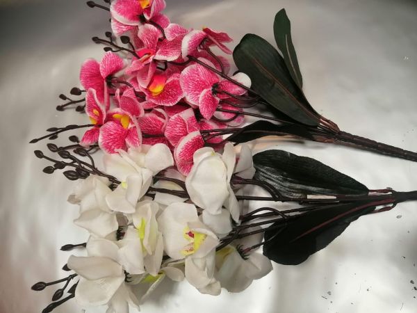 Ветка орхидеи, букет из 5 веточек, цвета разные высота 45см